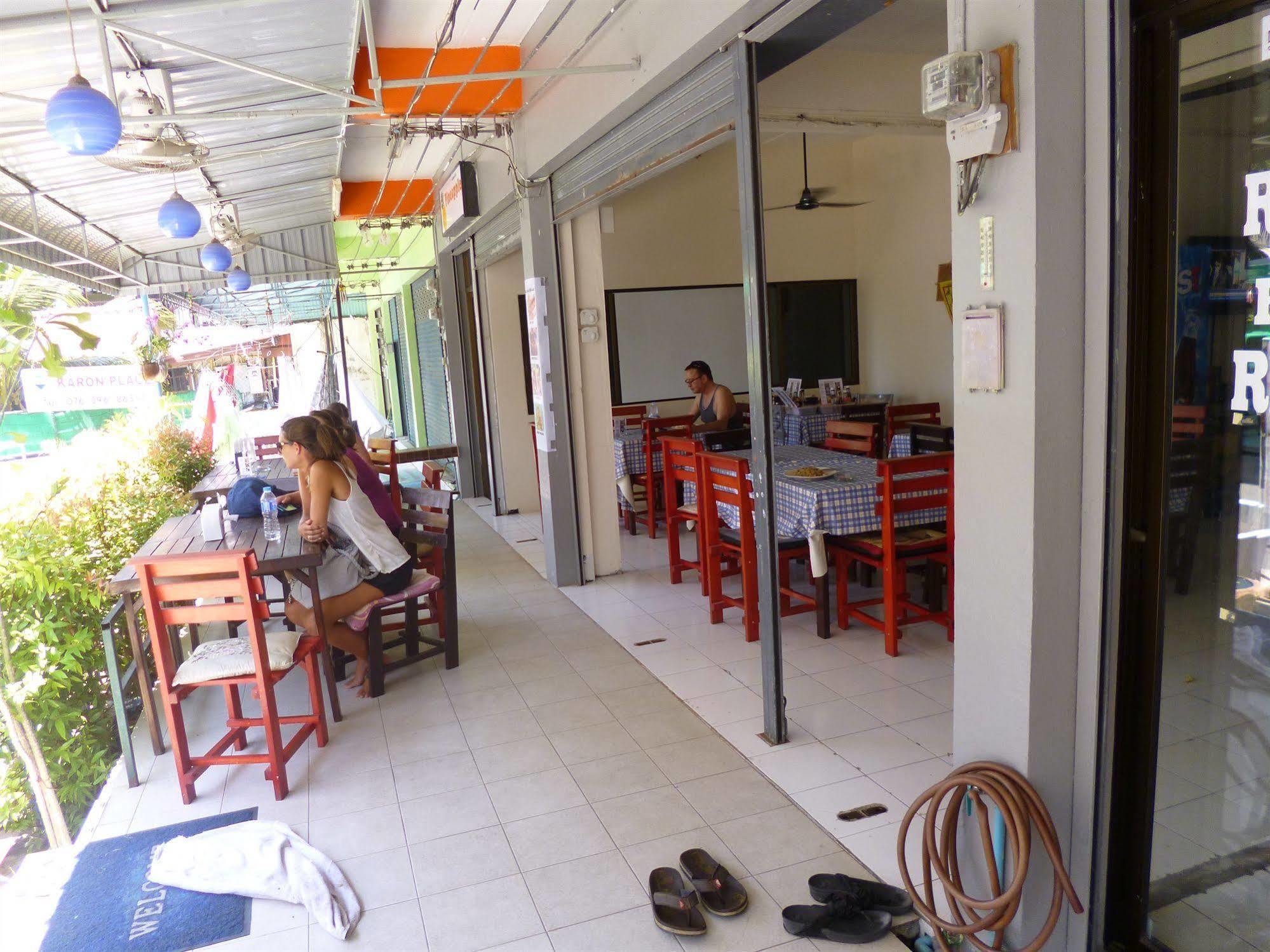 Pineapple Guesthouse Phuket Kültér fotó